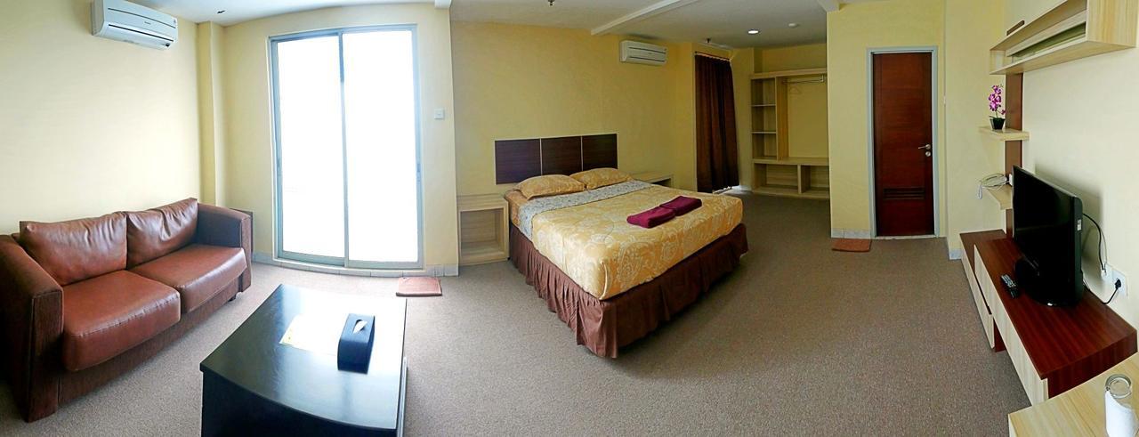 Hotel Golden Sky Pluit Yakarta Exterior foto